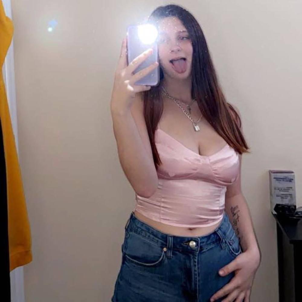 Meet your Posher, Alyssa